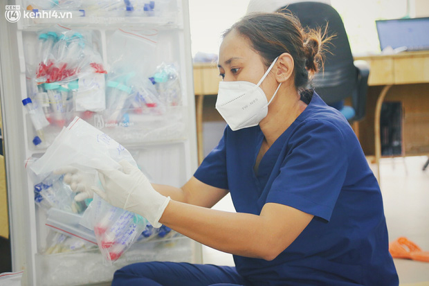 Những mẫu xét nghiệm của người dân trong khu vực phường 12, quận Gò Vấp