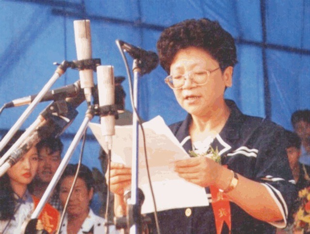 Quan bà tham lam, dâm đãng bậc nhất TQ, biển thủ 893 tỷ, tình nhân vài trăm người - 1