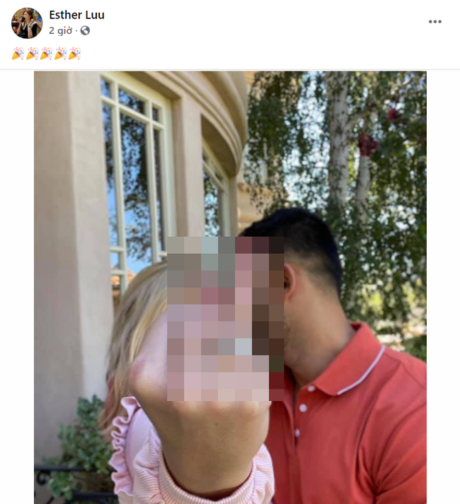 Hari Won đăng tải bức ảnh Britney Spears khoe nhẫn đính hôn