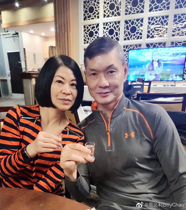 Ở tuổi xế chiều, Chu Tỉ Lợi và bà xã gắn bó bên nhau không rời