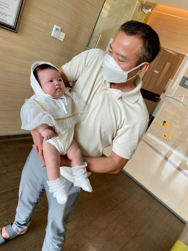 Nữ ca sĩ cho biết tất cả đều có trong dự tính và kế hoạch của hai vợ chồng. Cả hai đã chuẩn bị đón bé và lên kế hoạch chu đáo cho em bé. Bản thân cô và chồng cũng rất thích có nhiều con.