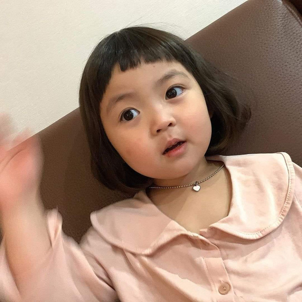 Tay vẫy mà đầu thì không nhớ được ai với ai, quên cả cách nói chuyện luôn