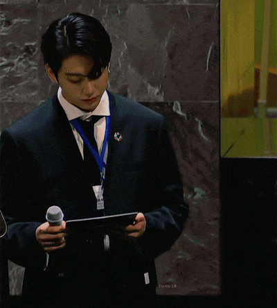 Jungkook đồng cảm với tâm trạng, cảm xúc của người trẻ