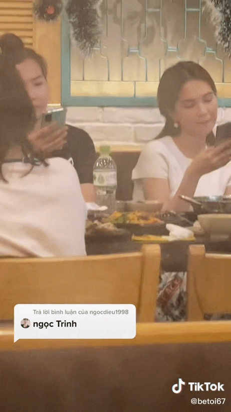 Ở góc cận, gương mặt của cô bầu bĩnh xinh xắn