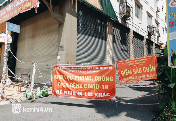 Được biết các chốt chặn hẻm này được người dân phối hợp với chính quyền địa phương lập nên