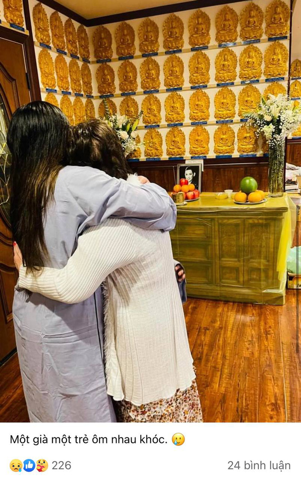 Wendy Phạm - con gái ruột của Phi Nhung và Trizzie Phương Trinh đều không kiềm được nước mắt khi nhìn di ảnh cố NS