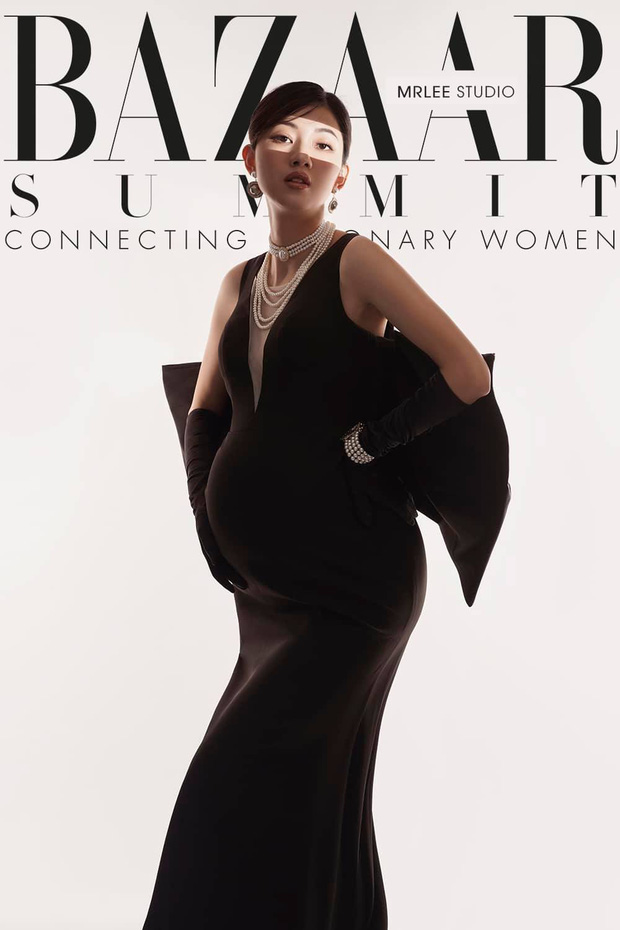 Á hậu Ngô Thanh Thanh Tú tung bộ ảnh khoe đường cong đẹp và ý nghĩa nhất của người phụ nữ. Nhan sắc mẹ bầu khiến dân tình trầm trồ vì quá xinh