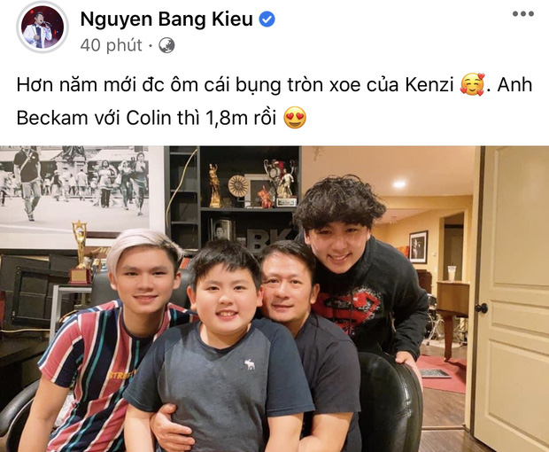 Trên Facebook cá nhân, Bằng Kiều cũng chia sẻ hình ảnh gần gũi bên cạnh 3 con trai sau hơn 1 năm xa cách