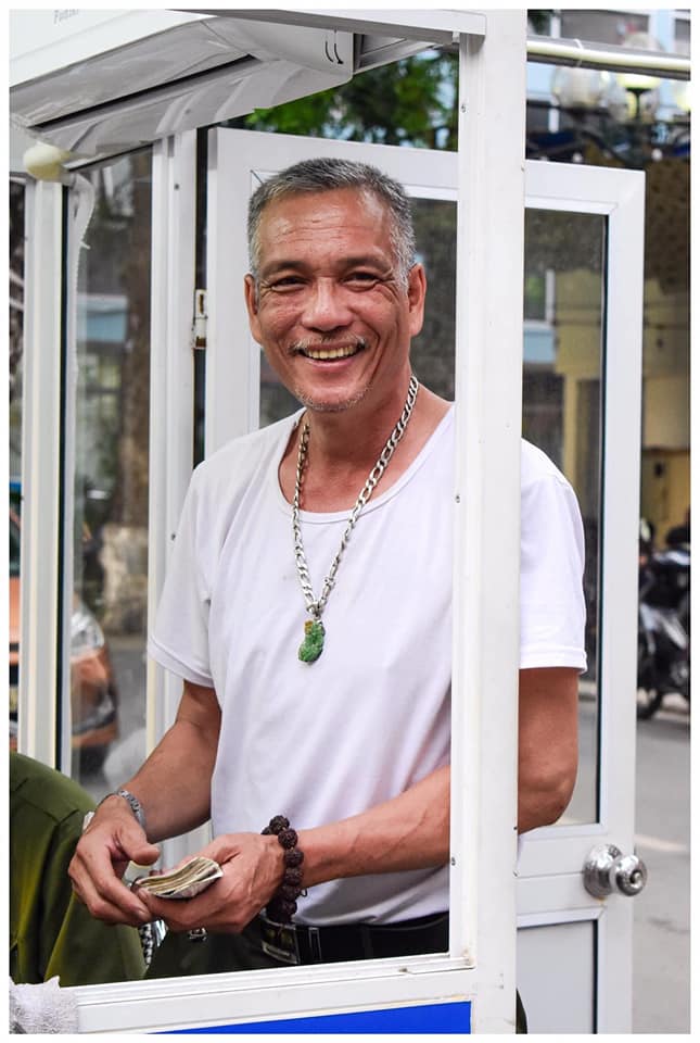 Sau 1 ngày bỗng nhiên nổi tiếng vì những lời đồn thổi thì bác bảo vệ trở thành 