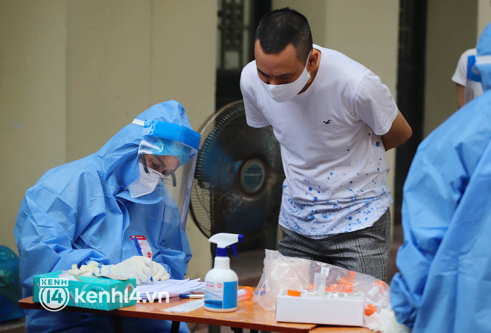 Họ khai báo thông tin cá nhân