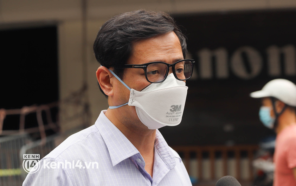 Ông Trương Quang Việt, Phó Giám đốc CDC Hà Nội trả lời báo chí sáng 3/10