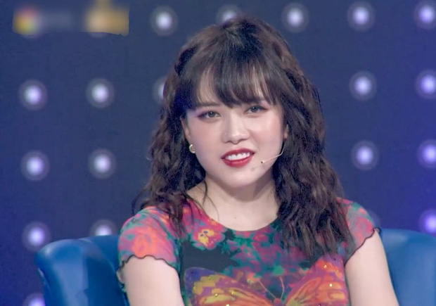 Netizen cho rằng Thiều Bảo Trâm dùng nick ảo để tự 