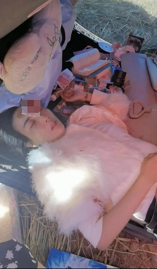 Lý Hy Nhi nằm bất động với vết thương trên trán