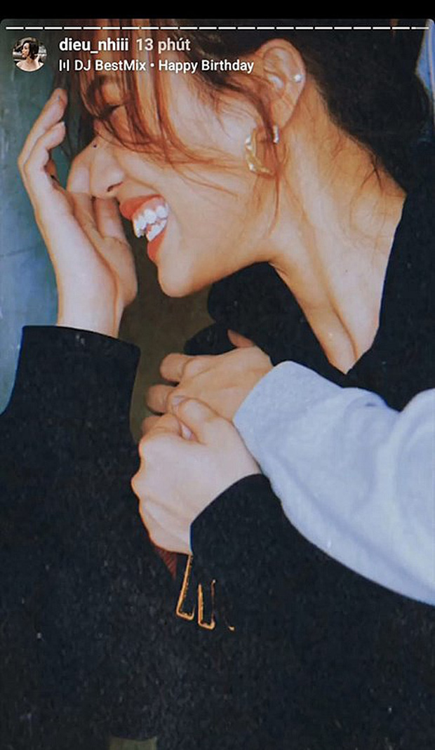 Năm ngoái sinh nhật Anh Tú, Diệu Nhi còn đăng ảnh tình thế này. Năm nay sao chưa thấy động tĩnh gì ta?