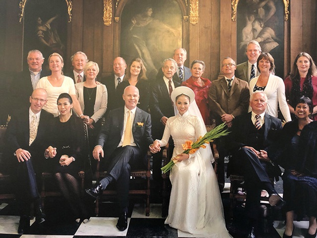 Họ tổ chức hôn lễ riêng tư tại Hà Lan.