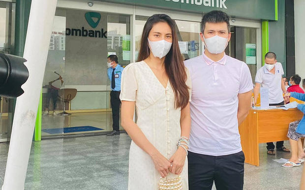 Ngày 8/10, Cục Cảnh sát Hình sự (C02), Bộ Công an thông tin đang phối hợp cùng chính quyền 7 tỉnh miền Trung để làm rõ vụ từ thiện, cứu trợ của các nghệ sĩ trong đó có Thuỷ Tiên