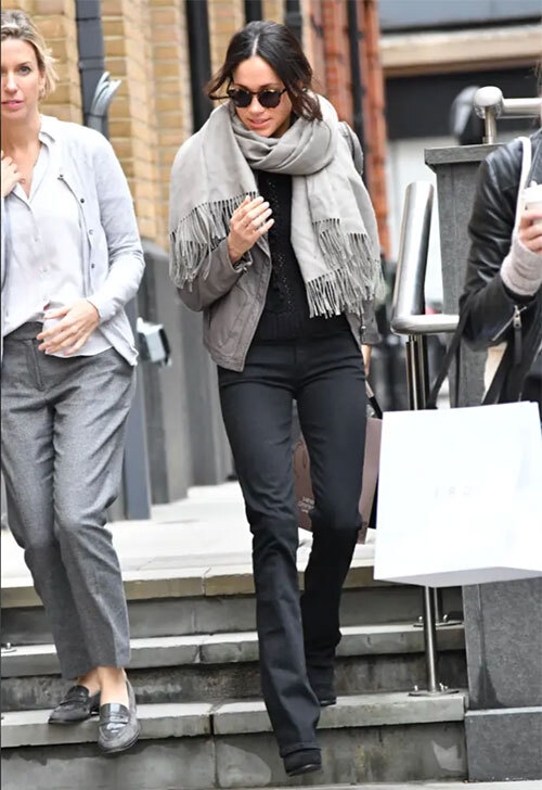 Meghan xuất hiện trên đường phố London khi đang là bạn gái của Harry.