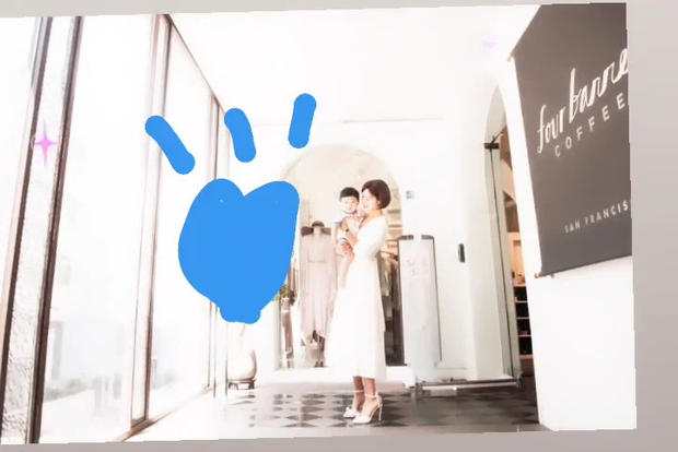 Cô còn hạnh phúc công khai cả gương mặt con trai đầu lòng