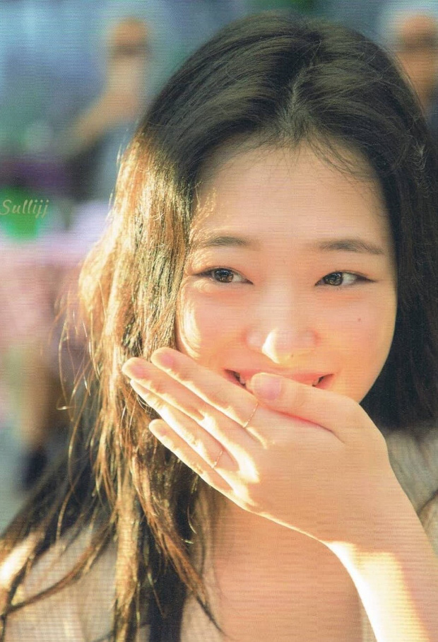 Sulli đẹp tựa nàng thơ, một vẻ đẹp khiến ai cũng phải rung động