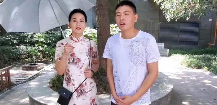 Anh chàng 30 tuổi cưới vợ 56 tuổi, dung mạo cô dâu khiến nhiều người bất ngờ - 2