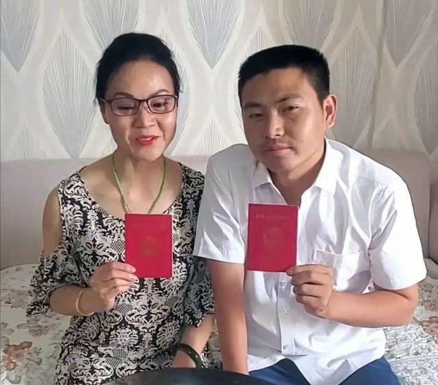 Anh chàng 30 tuổi cưới vợ 56 tuổi, dung mạo cô dâu khiến nhiều người bất ngờ - 4