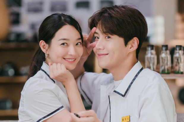 Màn kết hợp của anh với minh tinh đình đám Shin Min Ah trong Hometown Cha-Cha-Cha cũng khiến dân tình phát sốt