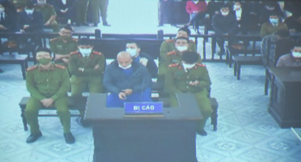 Quang cảnh phiên tòa (Ảnh chụp qua màn hình)