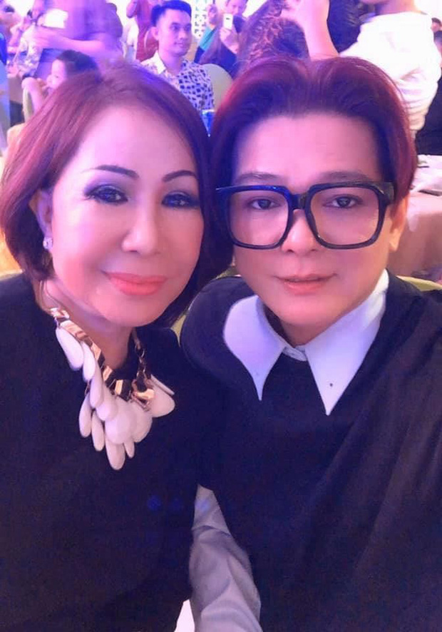 Được biết, lần đầu gặp nhau là lúc cả hai đang ở Vũng Tàu. Khi đó, Vũ Hà chỉ mới là anh thợ cắt tóc, còn Huyền Vân đã theo nghệ thuật được một khoảng thời gian, là ca sĩ có chút tên tuổi trong làng giải trí