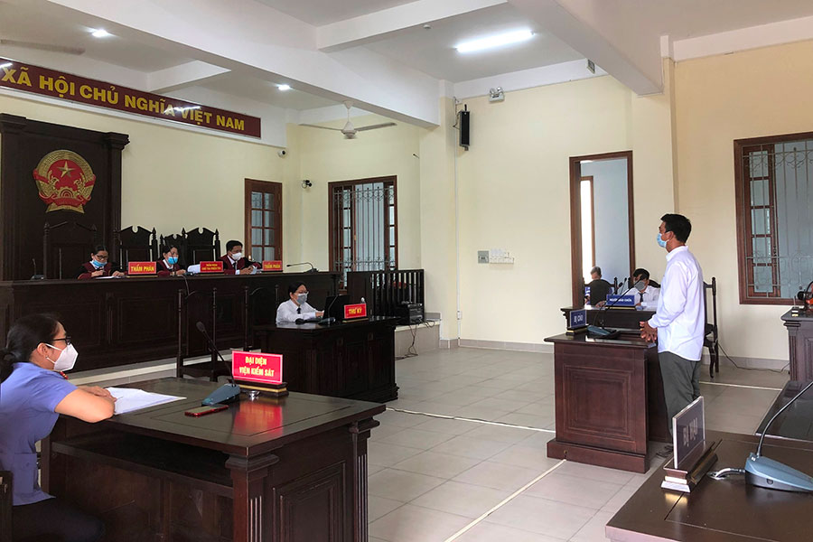 TAND TP Cần Thơ xét xử phúc thẩm vụ án hủy hoại tài sản đối với VDK vào ngày 20-10. Ảnh: NHẪN NAM