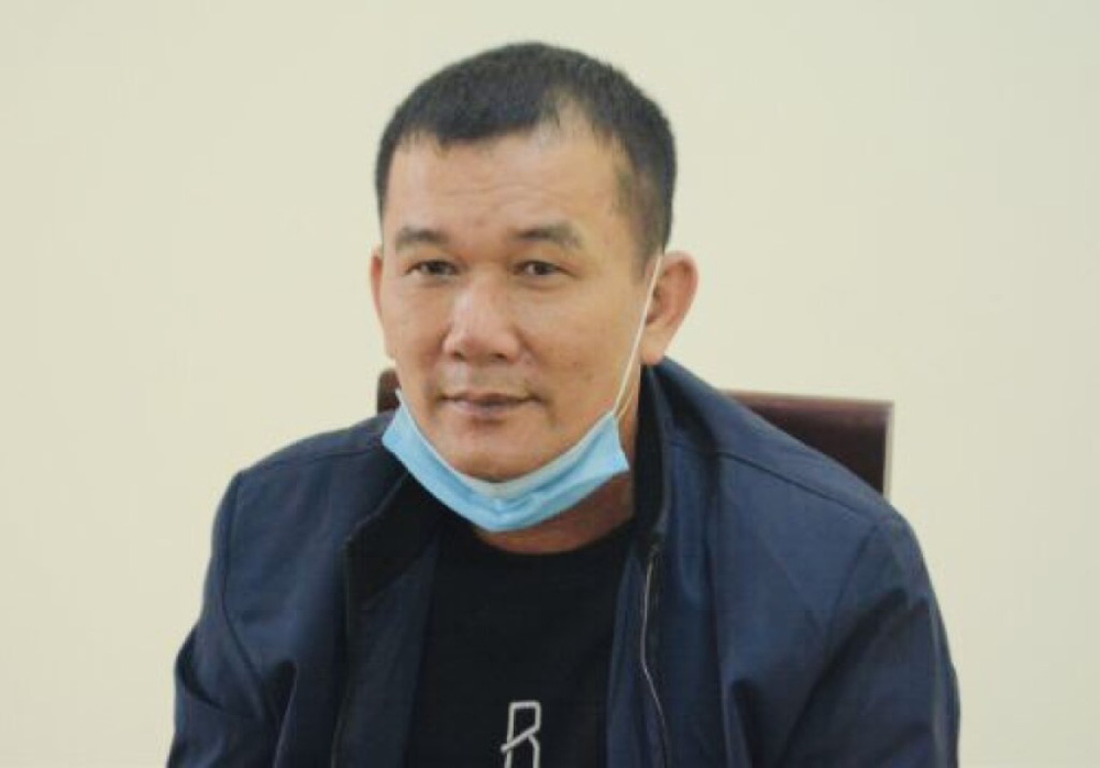 Đối tượng Đào Thế Hồng ra đầu thú sau 4 ngày bỏ trốn.