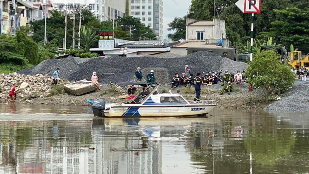 Lực lượng chức năng tổ chức tìm kiếm người mất tích