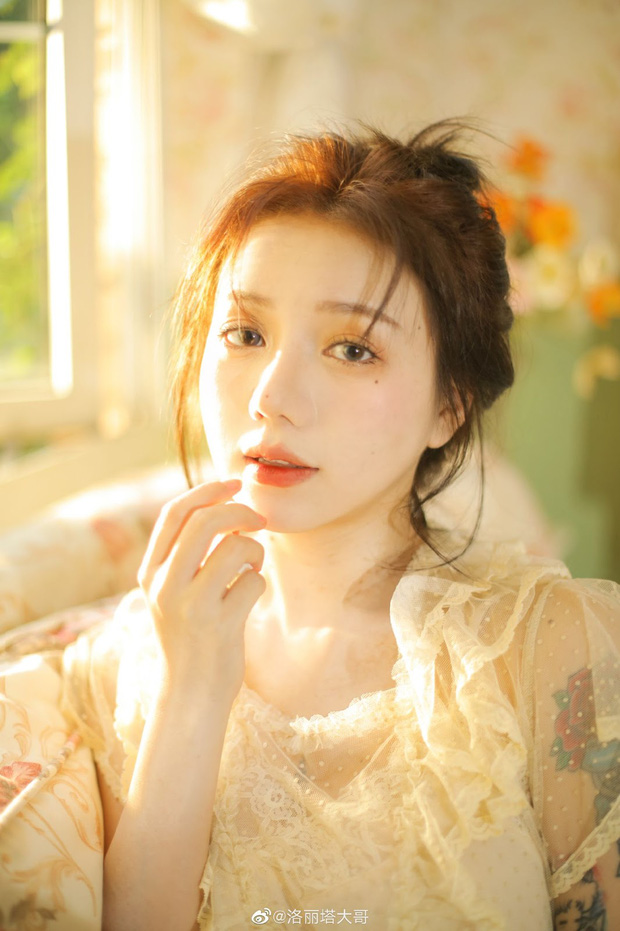 Nữ streamer Lolita sở hữu gương mặt xinh đẹp