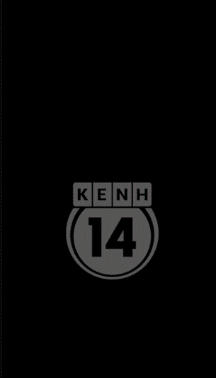 Khi xe đến, chồng D.L.A nhanh chóng di chuyển ra ngoài và lên xe ra về