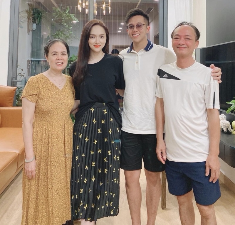 Matt Liu thậm chí cũng đã ra mắt gia đình bạn gái.