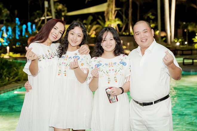 Suti cũng ngày càng duyên dáng hơn xưa.