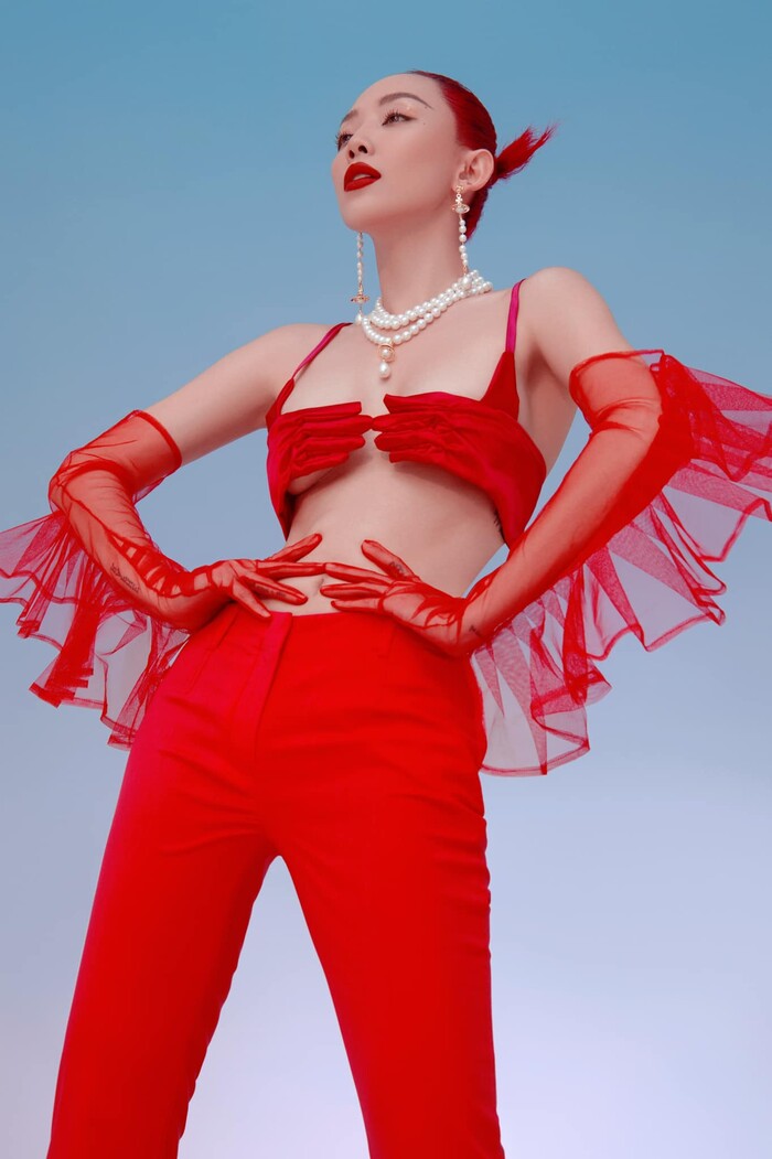 Loạt ảnh của Tóc Tiên khiến netizen 