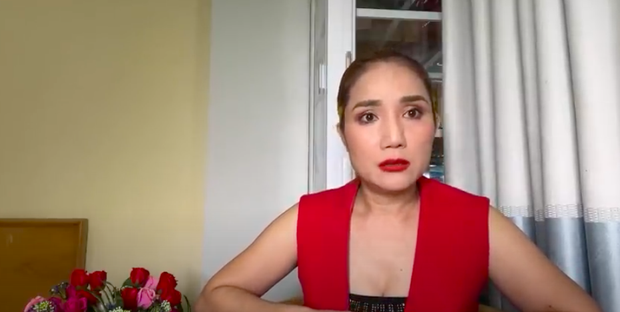 Cát Tường trong video nói về chuyện từ thiện.