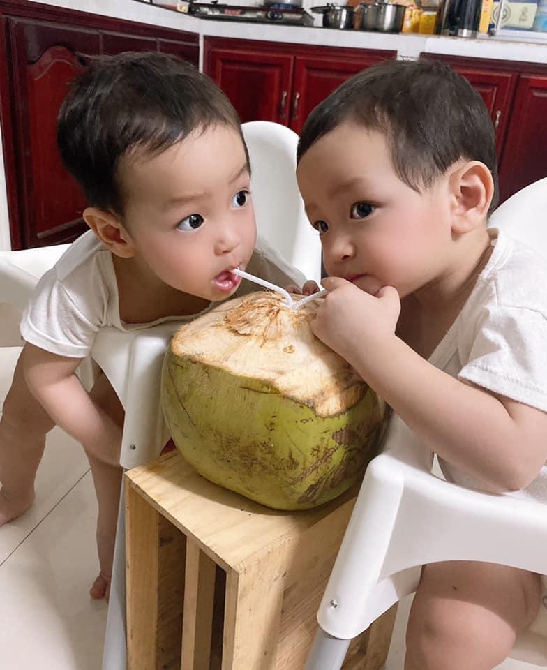 Vợ chồng Đặng Thu Thảo có cặp song sinh kháu khỉnh, đáng yêu.