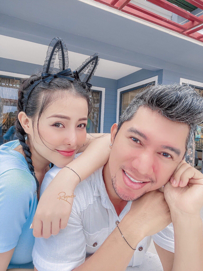 Ngân 98 tiếp tục phản pháo cực căng khi bị anti-fan đồn làm gái.