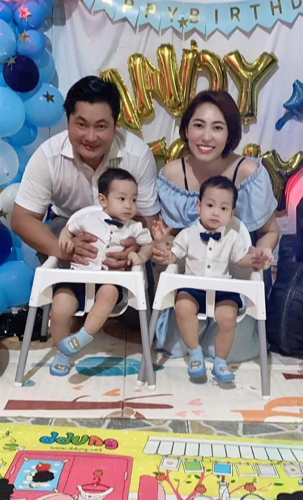 Sau đó, chị gái ruột của Đặng Thu Thảo lên tiếng xác nhận và tiết lộ thêm hai con trai của nàng Hậu đang được cô chăm sóc, ngoài ra còn có sự giúp đỡ từ bố mẹ