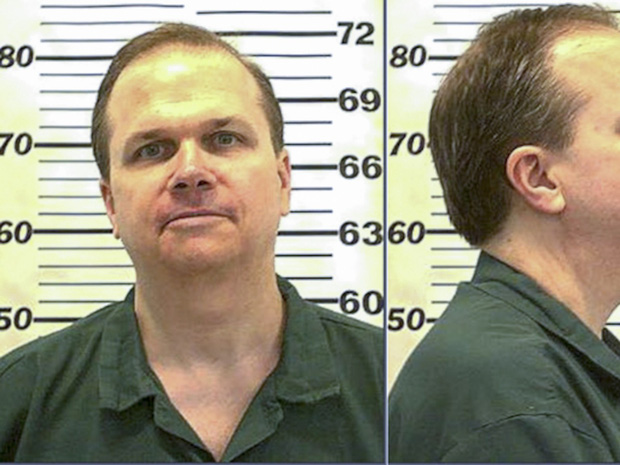 Hiện tại, Chapman vẫn đang phải thụ án vì tội lỗi hắn gây ra