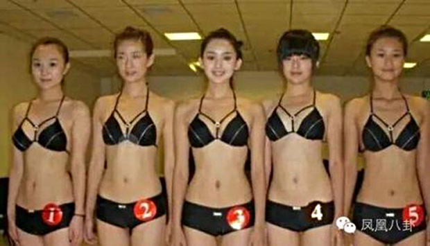 Bức ảnh mặc bikini khiến Cổ Lực Na Trát bị tố nói dối