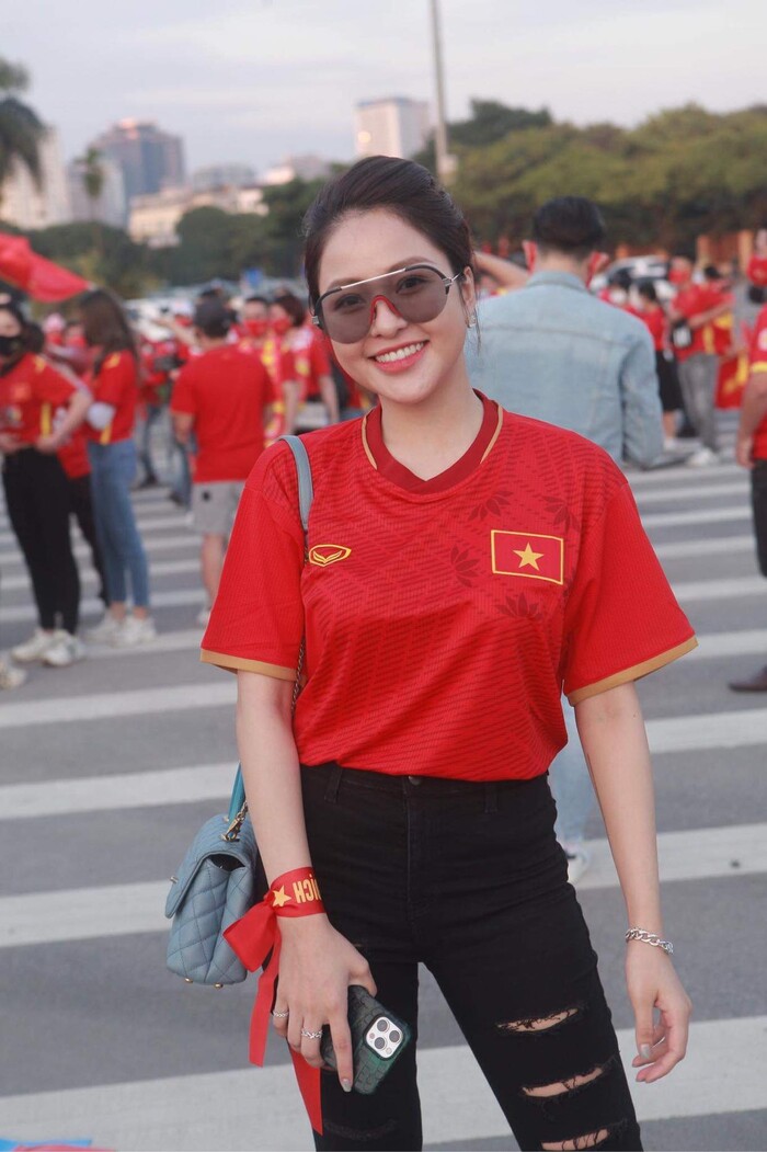 Hot Girl Tr M Anh T I Nh Hoa N S N M Nh C V Tuy N Vi T Nam