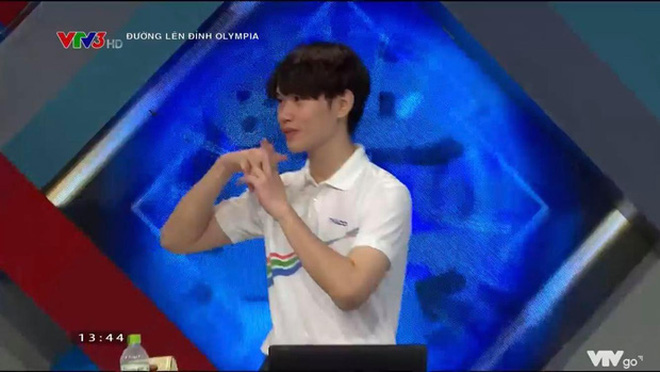 Với tinh thần khá lạc quan và điềm tĩnh, Duy Anh đã đem về chiếc cầu truyền hình quý giá cho ngôi trường mà mình theo học.