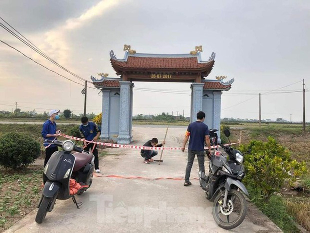 Hàng loạt khu vực dân cư, cơ quan tại thành phố Thái Bình và huyện Vũ Thư bị phong toả vì phát hiện có dịch - Ảnh: Hoàng Long