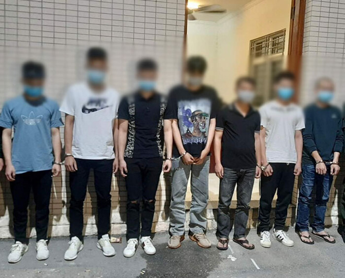 Các đối tượng tại cơ quan công an.