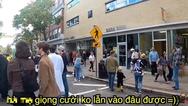 Ngoài ra, trong clip thi thoảng Khoa Pug cũng chèn phụ đề 