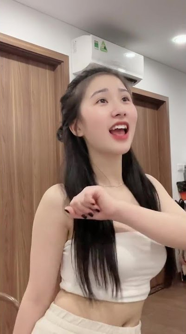 Tiểu Hý trong clip gây bão trước đây