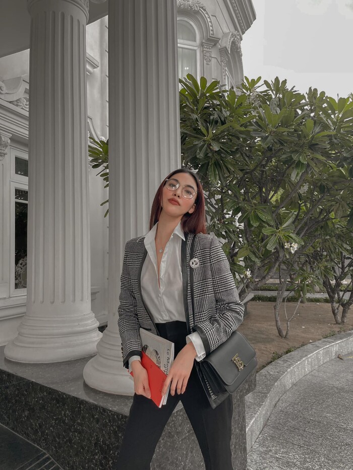 Lan Khuê luôn ưu tiên hàng đầu hình ảnh thanh lịch, sang chảnh trong style hàng ngày.