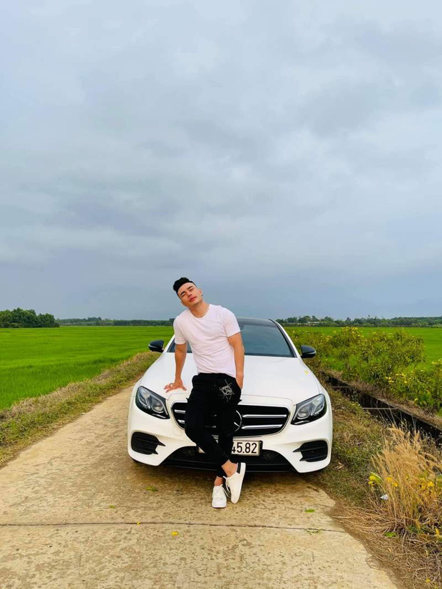 Trong thời gian Lê Dương Bảo Lâm chưa có bằng lái, Quỳnh Quỳnh là người phải lái xe tháp tùng chồng đi diễn